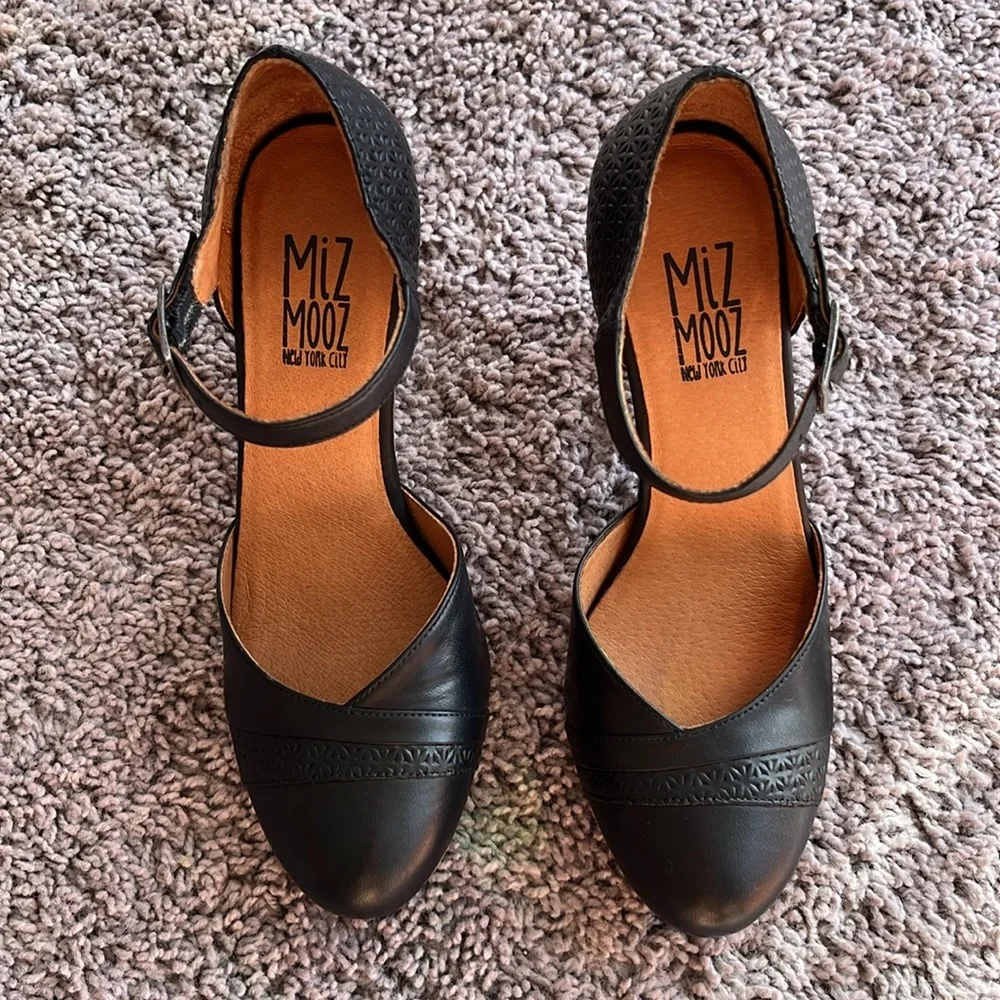 Brand new! Miz Mooz black leather Mary Jane style heel - Picture 6 of 6